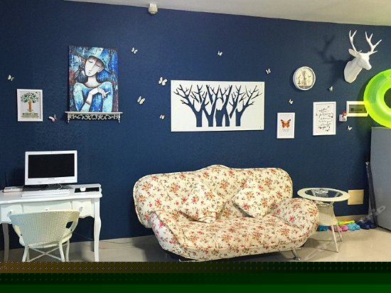 主题园景家庭房