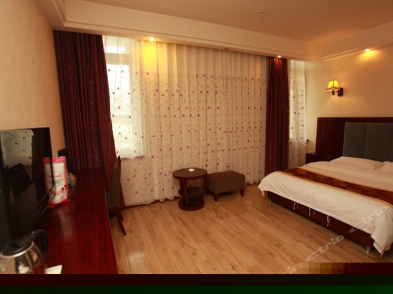 高级间单间（无窗）