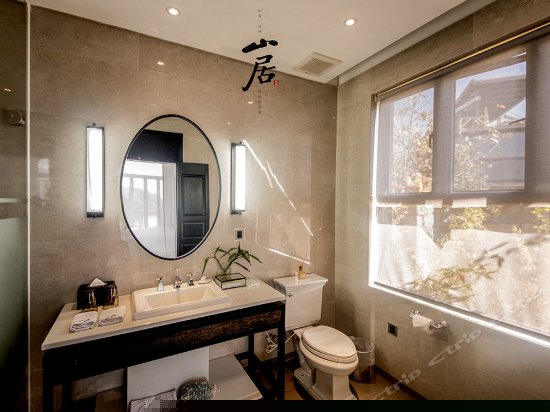 山居院露台海景房