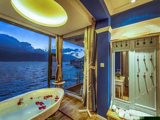 英伦情调海景蜜月房