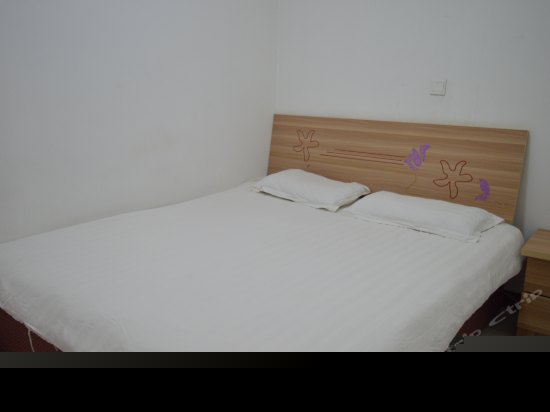 特价大床间(无窗)