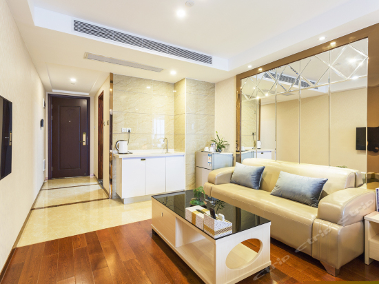 豪华商务大床房