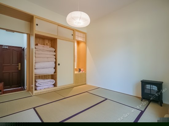 日式榻榻米房