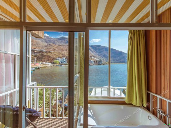 海景露台浴缸桑拿房2层