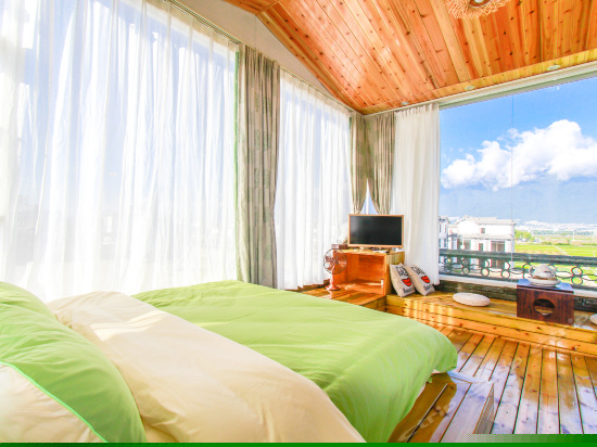 阳光榻榻米景观房