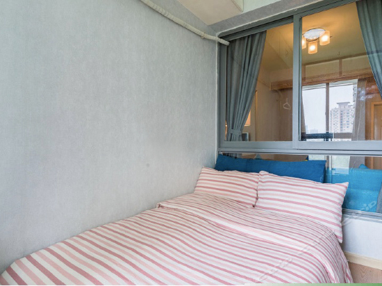 比邻双卧有套房