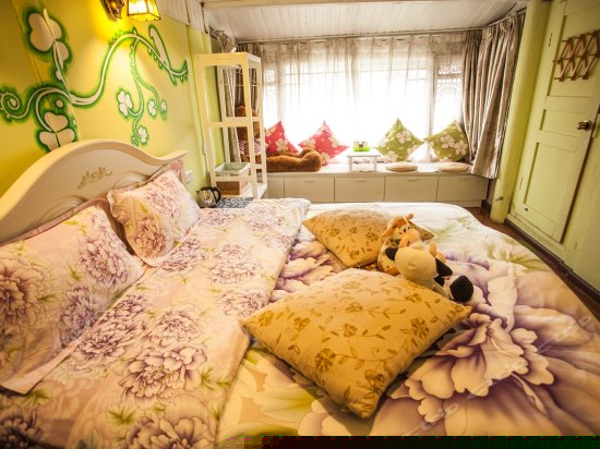 豪华阳光大床房