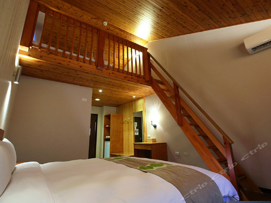 亲子阁楼四人房