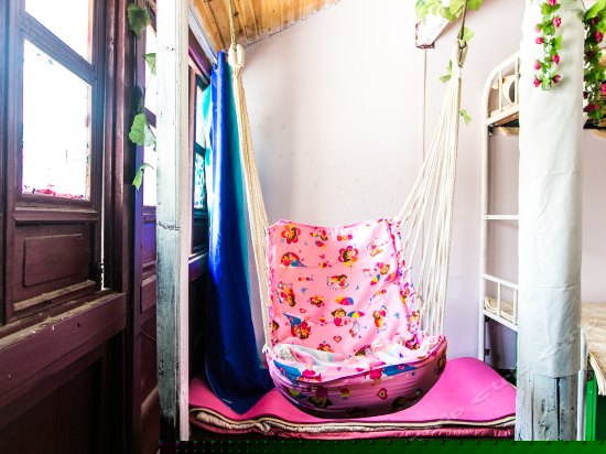 女生6人间（床位）