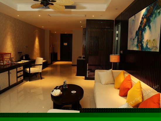 珊瑚家庭两室一厅复式套房