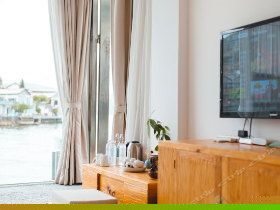 亲水海景落地窗大床房（风花1）