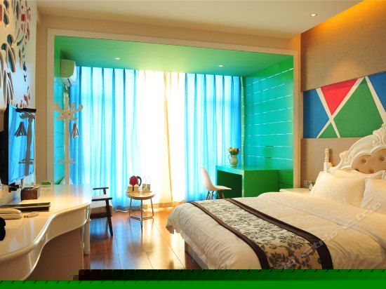 荷兰郁金香山景大床房