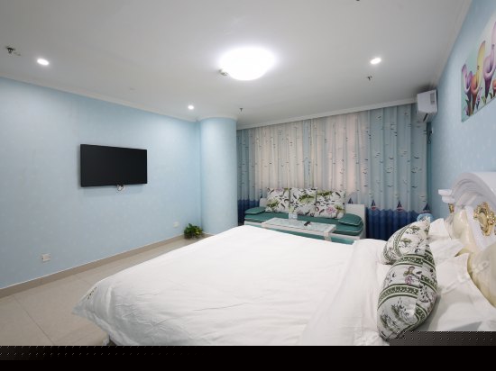 温馨情侣大床房