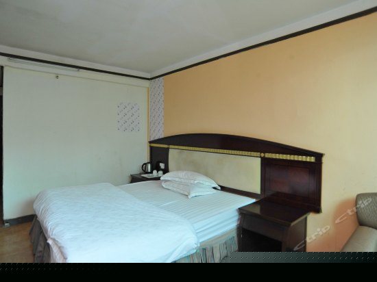 豪华单间电脑房