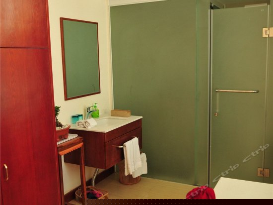 侧面海景大床房