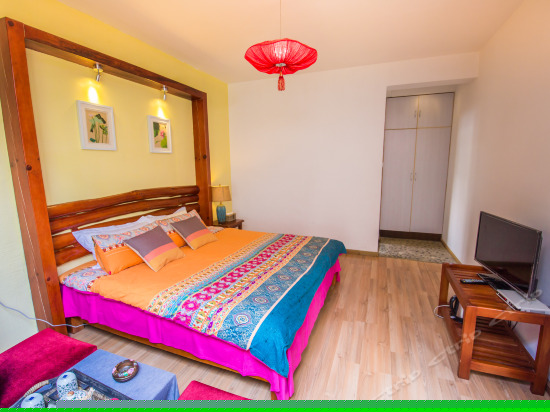 姮娥归阳台大床房