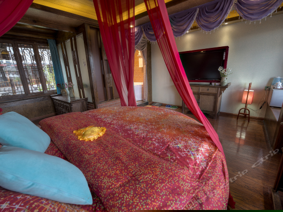 观景精品圆床房