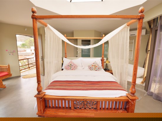 湖畔雪山豪华房