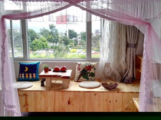 观景飘窗大床房