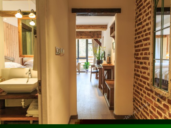 云间楼竹景家庭房