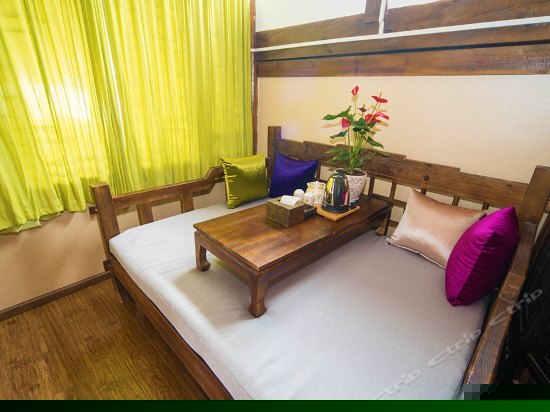 凌霄（阳光蜜月房）