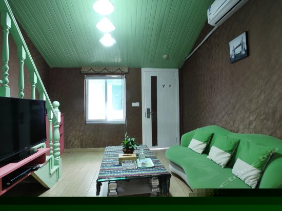 复式阁楼榻榻米大床房