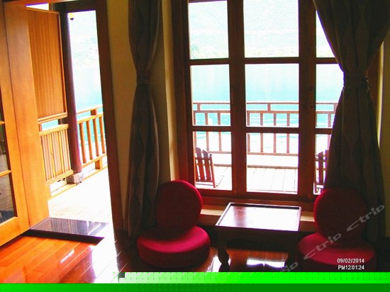 湖畔美人房（西侧）