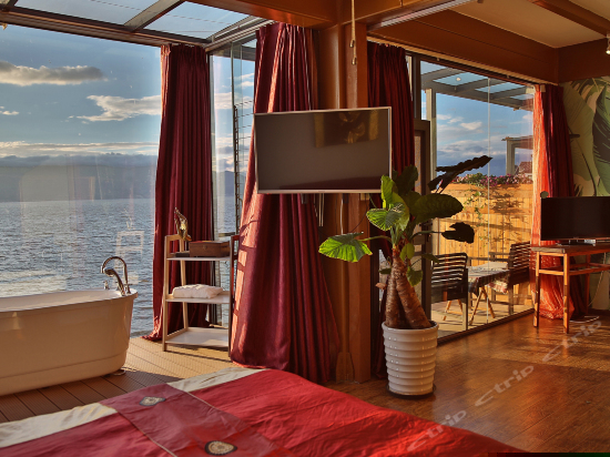 豪华海景家庭套房