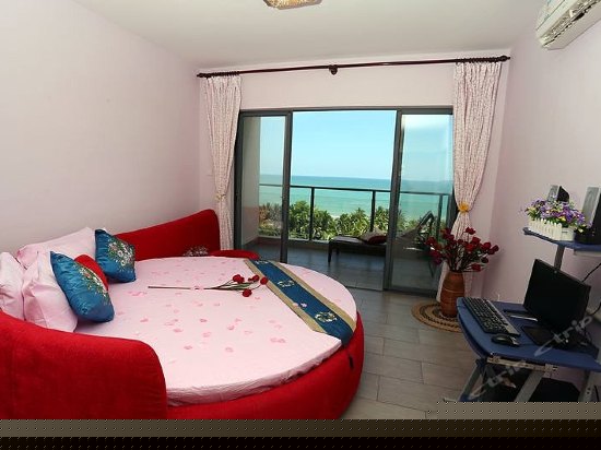 电脑海景圆床房