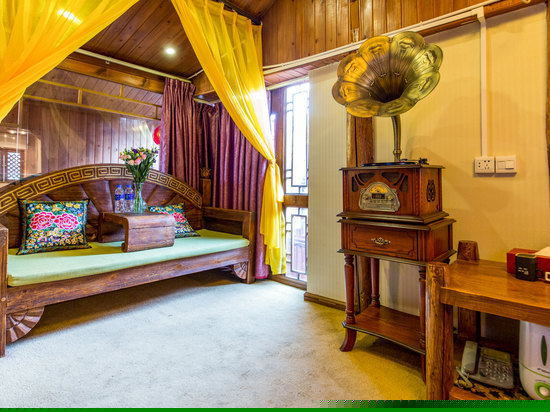 纳西庭院豪华大床房