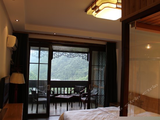 豪华远景大床房