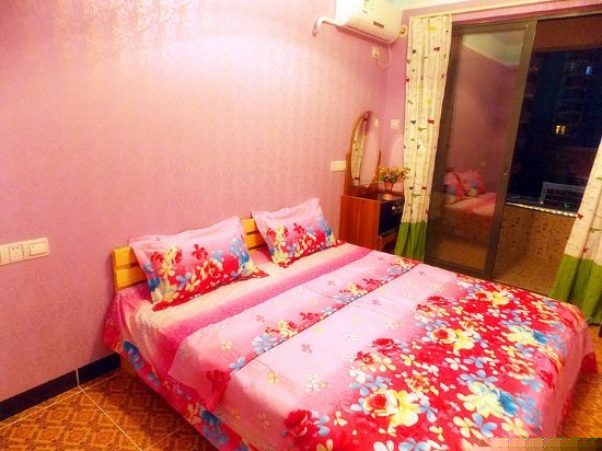 一米海景阳台独卫大床房