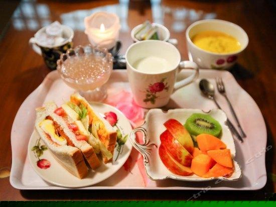 精致双大床温馨四人房