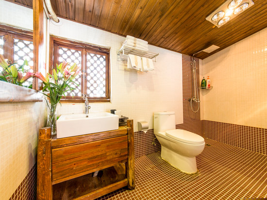 纳西庭院温馨大床房