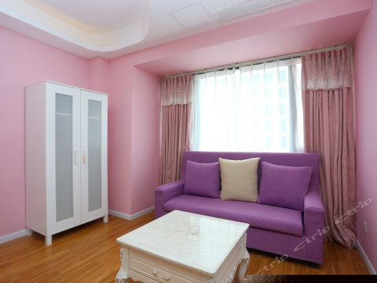 粉色梦幻大床房