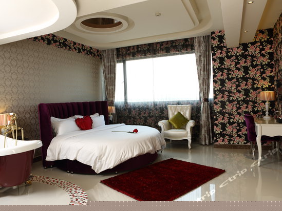 豪华圆床房