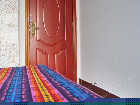 飘窗海景大床房