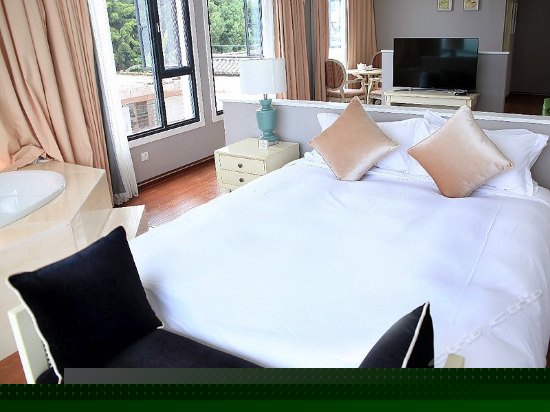 豪华海景浴缸房