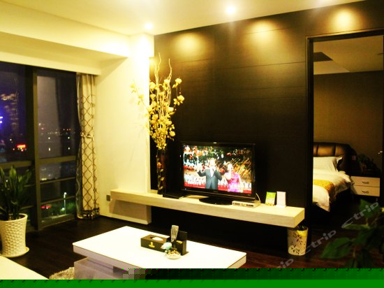 豪华海市双景双卧套房