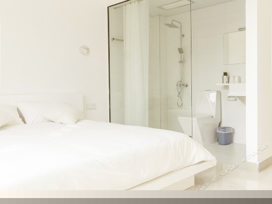 六号房山景大床房