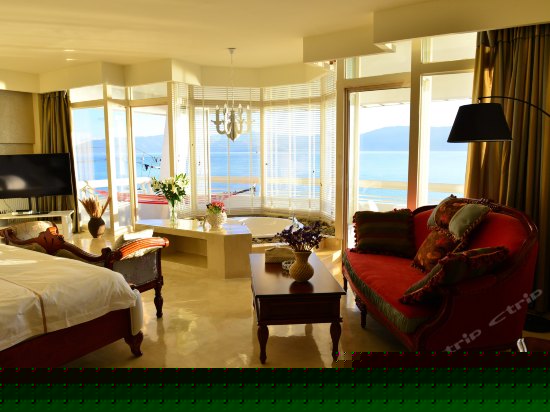 无限豪华海景套房302号房