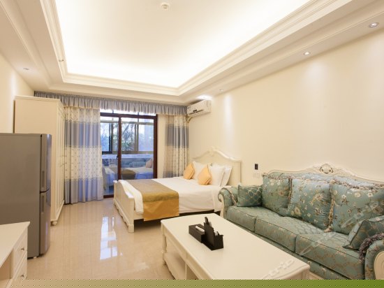 高级园景大床房