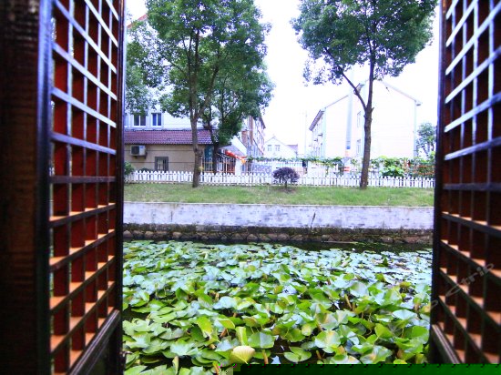 清风亭两面环河独栋庭院观景