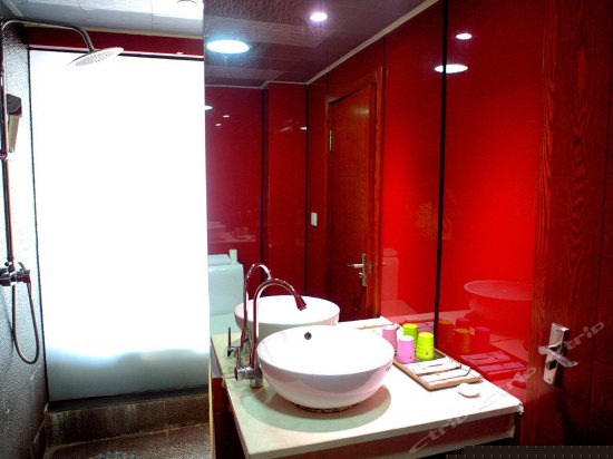 豪华休闲套房(带棋牌室)