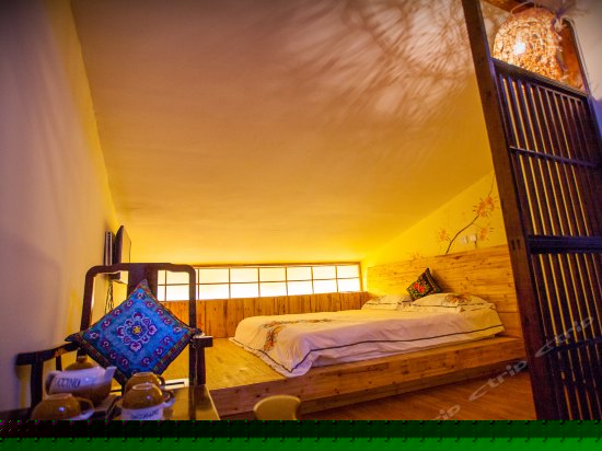 榻榻米空调大床房