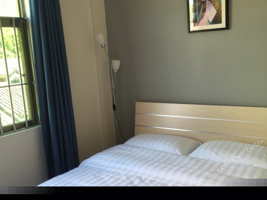 简约舒适大床房