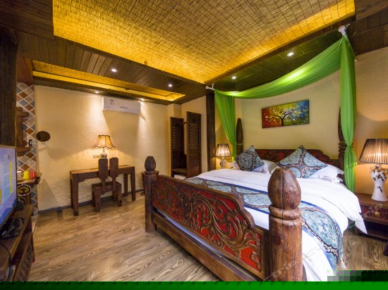 镜花水月豪华套房