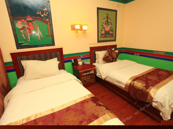 豪华藏式标准间