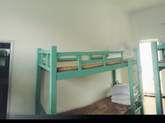 男生六人间（床位）