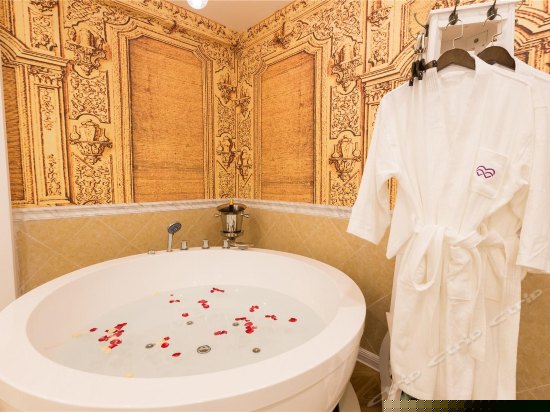 秘密花园高级主题房